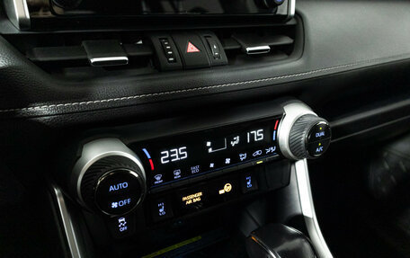 Toyota RAV4, 2020 год, 3 340 000 рублей, 21 фотография