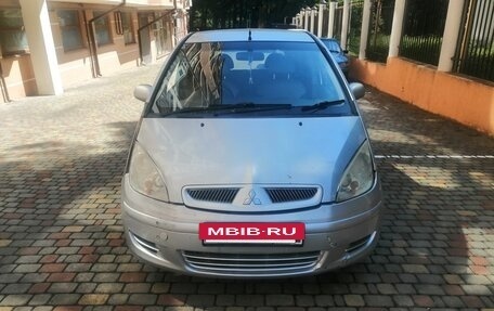 Mitsubishi Colt VI рестайлинг, 2004 год, 450 000 рублей, 3 фотография