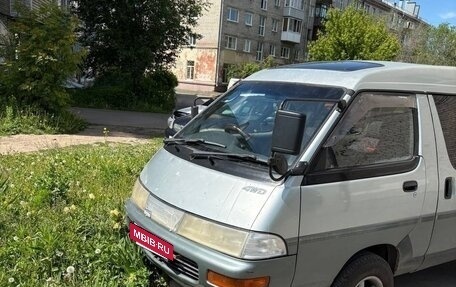 Toyota Town Ace III, 1993 год, 450 000 рублей, 2 фотография
