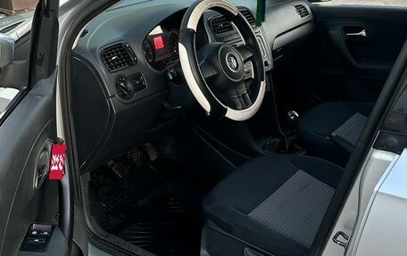 Volkswagen Polo VI (EU Market), 2013 год, 720 000 рублей, 2 фотография
