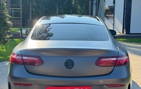 Mercedes-Benz E-Класс, 2019 год, 3 750 000 рублей, 3 фотография
