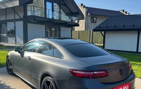 Mercedes-Benz E-Класс, 2019 год, 3 750 000 рублей, 4 фотография