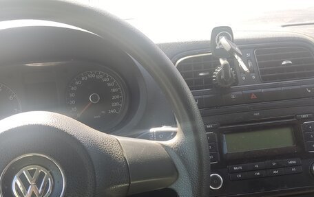 Volkswagen Polo VI (EU Market), 2011 год, 800 000 рублей, 4 фотография