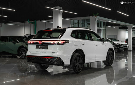 Volkswagen Tiguan, 2024 год, 4 990 000 рублей, 4 фотография