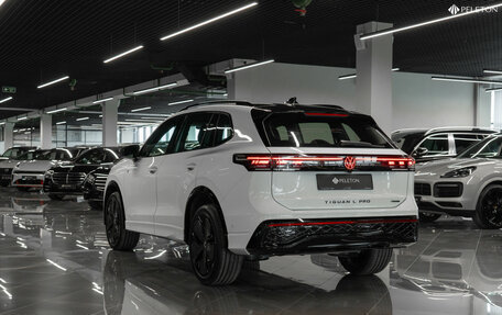Volkswagen Tiguan, 2024 год, 4 990 000 рублей, 5 фотография