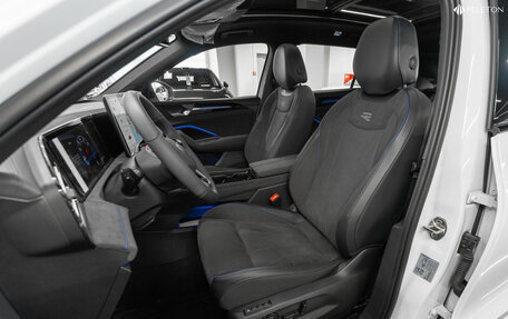 Volkswagen Tiguan, 2024 год, 4 990 000 рублей, 9 фотография