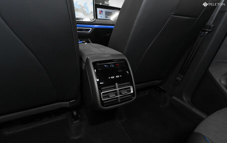 Volkswagen Tiguan, 2024 год, 4 990 000 рублей, 15 фотография