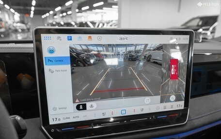 Volkswagen Tiguan, 2024 год, 4 990 000 рублей, 18 фотография