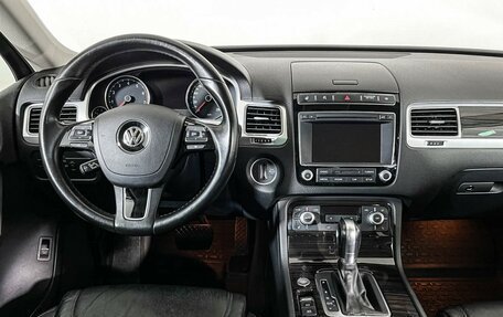 Volkswagen Touareg III, 2015 год, 3 199 000 рублей, 12 фотография