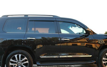 Toyota Land Cruiser 200, 2019 год, 10 850 000 рублей, 2 фотография