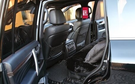 Toyota Land Cruiser 200, 2019 год, 10 850 000 рублей, 7 фотография