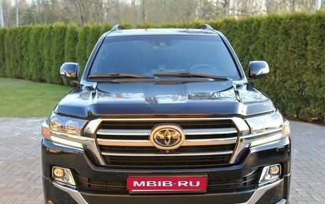 Toyota Land Cruiser 200, 2019 год, 10 850 000 рублей, 20 фотография