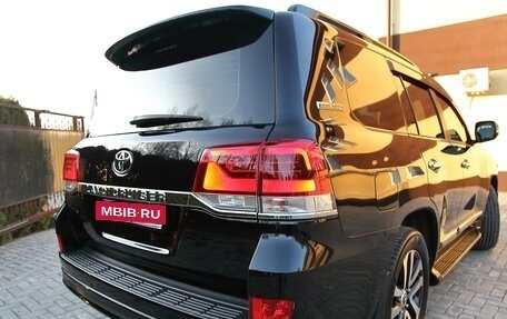 Toyota Land Cruiser 200, 2019 год, 10 850 000 рублей, 3 фотография