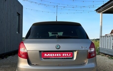 Skoda Fabia II, 2010 год, 420 000 рублей, 2 фотография