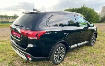 Mitsubishi Outlander III рестайлинг 3, 2021 год, 3 200 000 рублей, 1 фотография