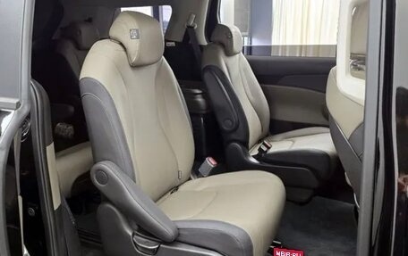 KIA Carnival, 2024 год, 3 878 000 рублей, 8 фотография