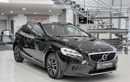 Volvo V40 Cross Country I, 2018 год, 1 890 000 рублей, 3 фотография