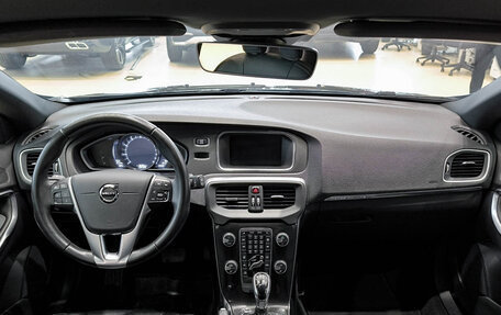 Volvo V40 Cross Country I, 2018 год, 1 890 000 рублей, 17 фотография