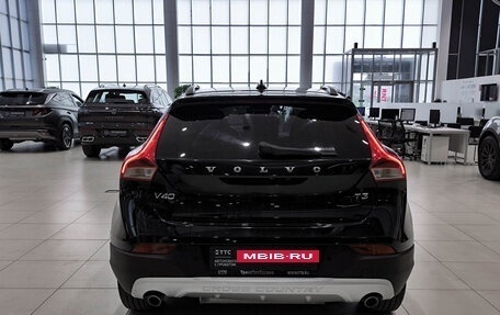 Volvo V40 Cross Country I, 2018 год, 1 890 000 рублей, 7 фотография