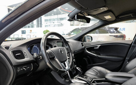 Volvo V40 Cross Country I, 2018 год, 1 890 000 рублей, 20 фотография