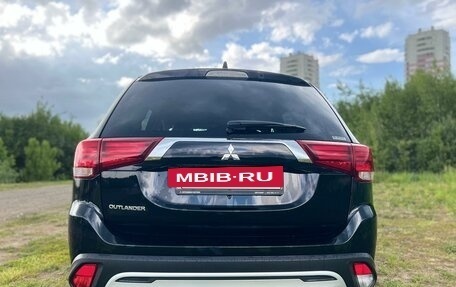 Mitsubishi Outlander III рестайлинг 3, 2021 год, 3 200 000 рублей, 35 фотография