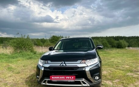 Mitsubishi Outlander III рестайлинг 3, 2021 год, 3 200 000 рублей, 33 фотография