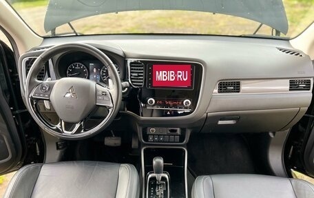 Mitsubishi Outlander III рестайлинг 3, 2021 год, 3 200 000 рублей, 34 фотография