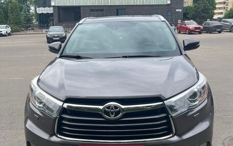 Toyota Highlander III, 2015 год, 3 150 000 рублей, 1 фотография