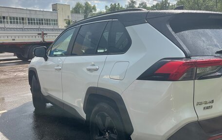 Toyota RAV4, 2021 год, 3 530 000 рублей, 5 фотография