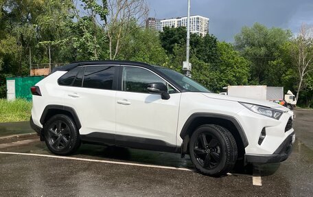 Toyota RAV4, 2021 год, 3 530 000 рублей, 3 фотография