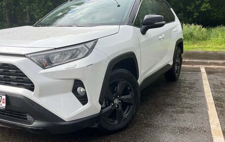 Toyota RAV4, 2021 год, 3 530 000 рублей, 9 фотография