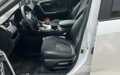 Toyota RAV4, 2021 год, 3 530 000 рублей, 12 фотография
