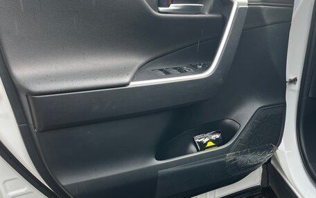 Toyota RAV4, 2021 год, 3 530 000 рублей, 13 фотография