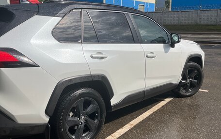 Toyota RAV4, 2021 год, 3 530 000 рублей, 8 фотография