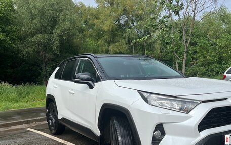 Toyota RAV4, 2021 год, 3 530 000 рублей, 10 фотография