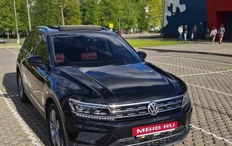 Volkswagen Tiguan II, 2017 год, 3 500 000 рублей, 2 фотография
