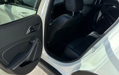 Mercedes-Benz GLA, 2017 год, 3 500 000 рублей, 13 фотография