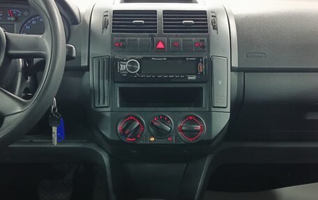 Volkswagen Polo IV рестайлинг, 2006 год, 349 000 рублей, 15 фотография