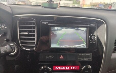 Mitsubishi Outlander III рестайлинг 3, 2015 год, 2 050 000 рублей, 1 фотография