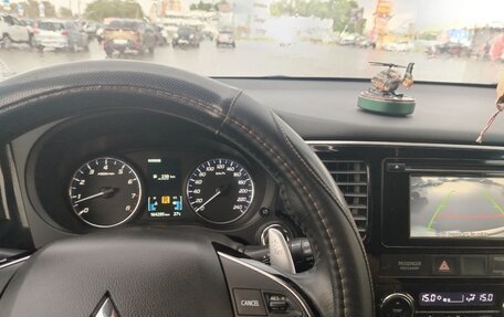 Mitsubishi Outlander III рестайлинг 3, 2015 год, 2 050 000 рублей, 2 фотография