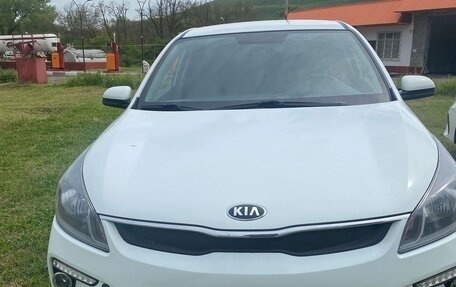 KIA Rio IV, 2018 год, 1 050 000 рублей, 2 фотография