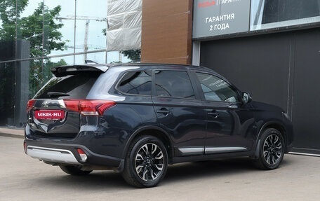 Mitsubishi Outlander III рестайлинг 3, 2021 год, 2 355 000 рублей, 5 фотография