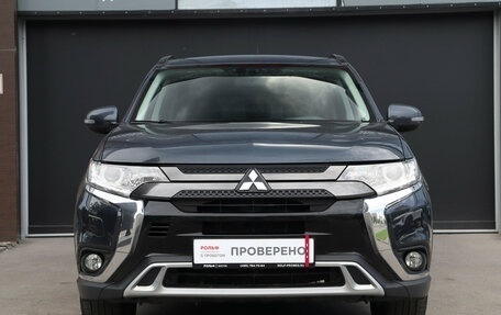 Mitsubishi Outlander III рестайлинг 3, 2021 год, 2 355 000 рублей, 2 фотография
