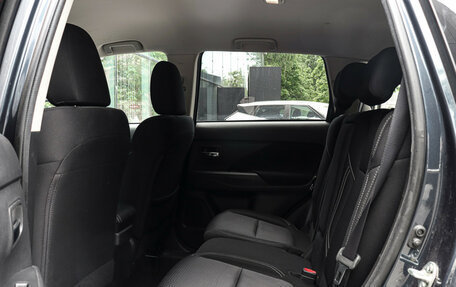 Mitsubishi Outlander III рестайлинг 3, 2021 год, 2 355 000 рублей, 10 фотография