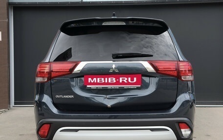 Mitsubishi Outlander III рестайлинг 3, 2021 год, 2 355 000 рублей, 6 фотография