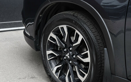 Mitsubishi Outlander III рестайлинг 3, 2021 год, 2 355 000 рублей, 19 фотография