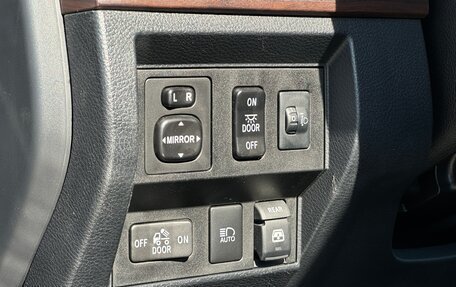 Toyota Tundra II, 2018 год, 4 300 000 рублей, 18 фотография