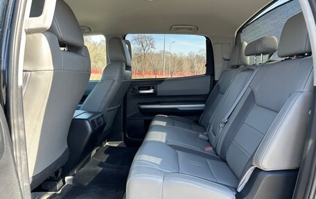 Toyota Tundra II, 2018 год, 4 300 000 рублей, 21 фотография