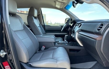 Toyota Tundra II, 2018 год, 4 300 000 рублей, 31 фотография