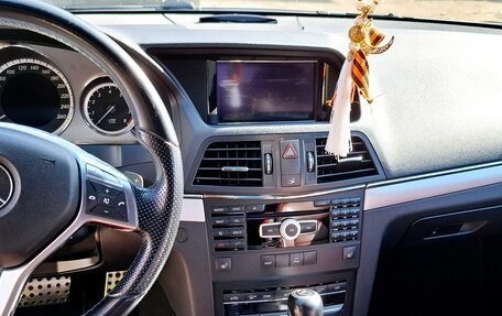 Mercedes-Benz E-Класс, 2011 год, 1 630 000 рублей, 10 фотография